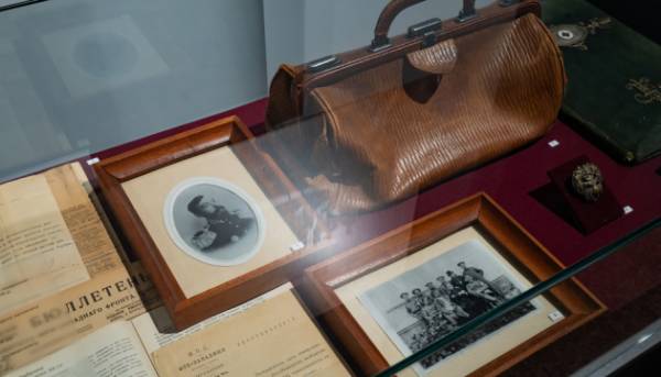 Нова експозиція про еволюцію військової медицини представлена в Музеї історії Києва.