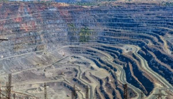 Південний гірничо-збагачувальний комбінат зупиняє діяльність – через російські обстріли виникли логістичні труднощі