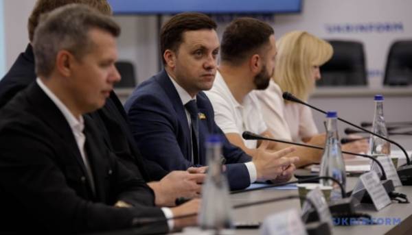 Головна 87 Без вирішення податкових питань щодо лізингу літаків, Україна може залишитися…