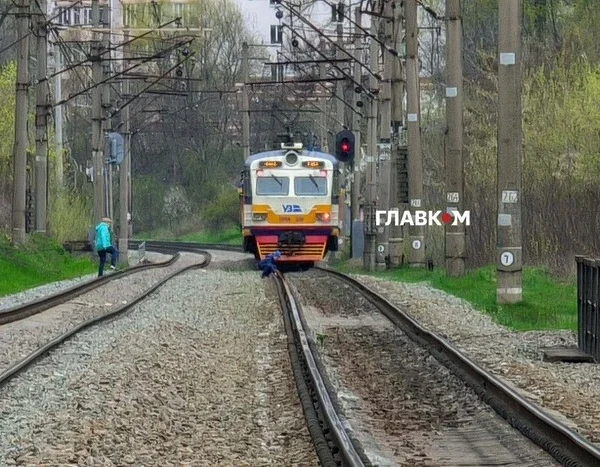 Пасажири приміських поїздів купують квитки: дивовижні цифри