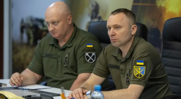 Хмара представив вищому керівництву Генерального штабу Драпатого та Скибюка. 7