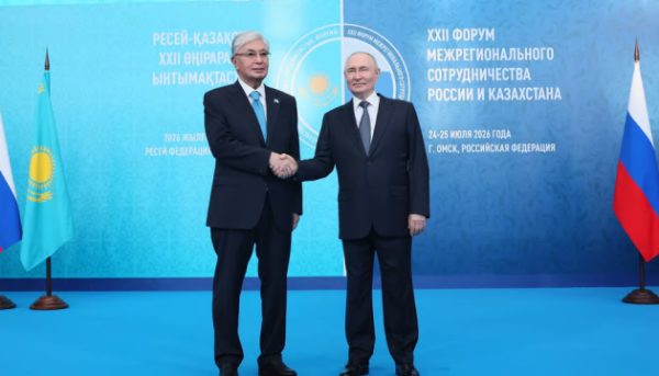 Токаєв запропонував Путіну “призупинити” конфлікт в Україні.
