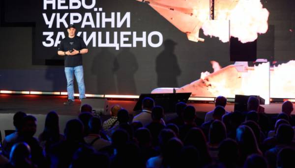 Найближчими днями Україна відновить експорт озброєнь, за словами Федорова.