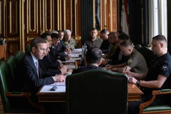 Оборона, економіка та дипломатія: Зеленський провів зустріч з оновленим урядом 5