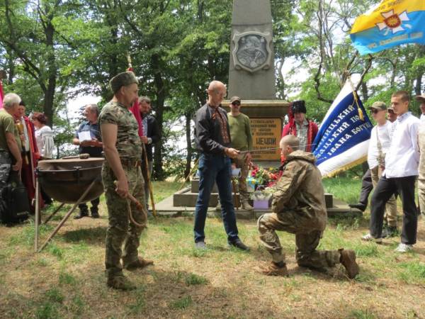На Вінниччині облаштували поховання козацького полковника Данила Нечая. 9 На Вінниччині облаштували поховання козацького полковника Данила Нечая. 9