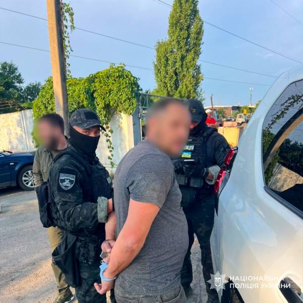 Правоохоронці виявили громадян однієї з країн Кавказького регіону, які виготовляли підроблені документи для уникнення мобілізації. 7 Правоохоронці виявили громадян однієї з країн Кавказького регіону, які виготовляли підроблені документи для уникнення мобілізації. 7