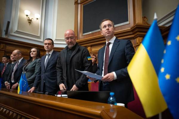 Корецький провів перше засідання свого кабінету 5 Корецький провів перше засідання свого кабінету 5