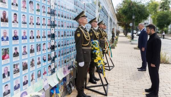 Президент Зеленський разом із прем’єр-міністром Ірландії вшанував пам’ять полеглих українських воїнів