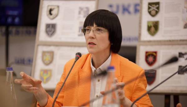 Рекорд України: найбільший вишитий шеврон «Битва за Київ» внесено до реєстру 16 Рекорд України: найбільший вишитий шеврон «Битва за Київ» внесено до реєстру 16