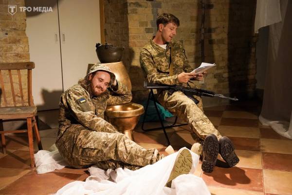 Драматургія учасників війни – реальність, задокументована одразу після подій 15