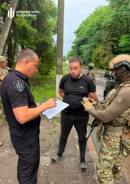 Двом бійцям з групи «Скеля» вручили повідомлення про підозру через жорстоке ставлення до побратимів. 5