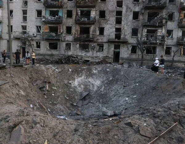 Вибух у Києві: ракета спричинила вирву біля багатоповерхівки на Дарниці&hellip;