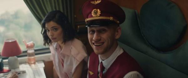 З'явилася свіжа промо-відео та афіша до комедійного фільму "Потяг “Червона рута"» 7 З'явилася свіжа промо-відео та афіша до комедійного фільму "Потяг “Червона рута"» 7
