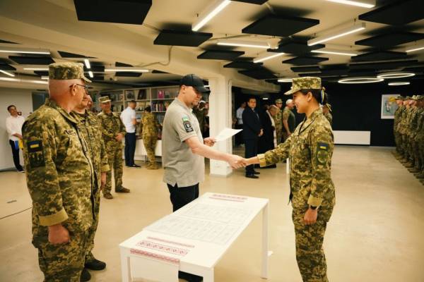 Буданов привітав випускників Інституту спеціального зв'язку: фахівці з кібербезпеки не менш важливі, ніж бійці на передовій 8