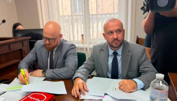 Суд обирає запобіжний захід для відповідального за виставку на Київщині, яка зазнала нападу російських балістичних ракет.