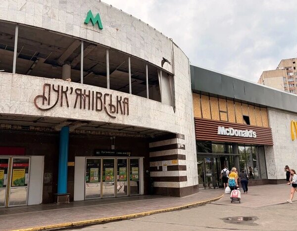 Головна 128 Лук’янівська станція метро відчинена, роботи з усунення наслідків нападу тривають…
