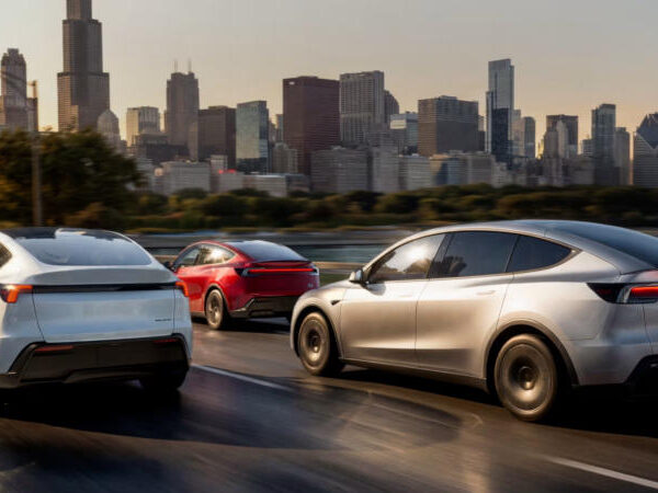 Головна 120 Tesla випустила 10-мільйонний електромобіль: китайські конкуренти дихають у спину