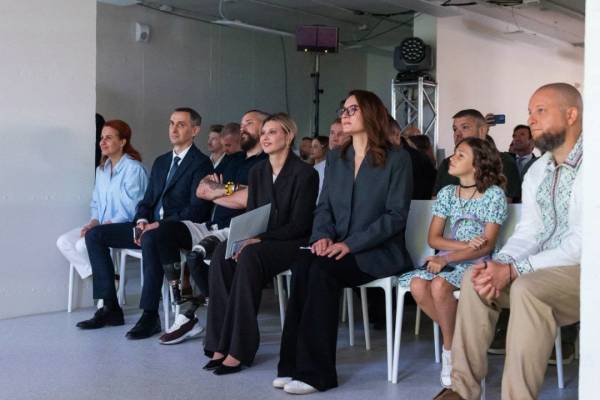 Перша леді відвідала відкриття центру Superhumans Odesa для лікування військових травм 8