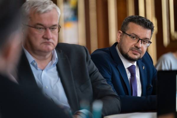 Україна розкриє архіви СБУ та зовнішньої розвідки щодо трагічних подій на Волині - Зеленський 6 Україна розкриє архіви СБУ та зовнішньої розвідки щодо трагічних подій на Волині - Зеленський 6