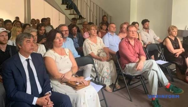 У Французькому культурному центрі в Парижі провели вечір пам'яті Василя Сліпака 8