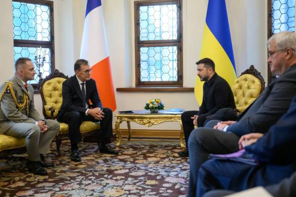 Глава держави отримав вірчі грамоти від п'яти держав. 10 Глава держави отримав вірчі грамоти від п'яти держав. 10