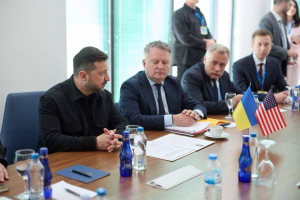 Зеленський провів зустріч з американською делегацією Конгресу, обговоривши постачання ракет Patriot та посилення санкцій 5 Зеленський провів зустріч з американською делегацією Конгресу, обговоривши постачання ракет Patriot та посилення санкцій 5
