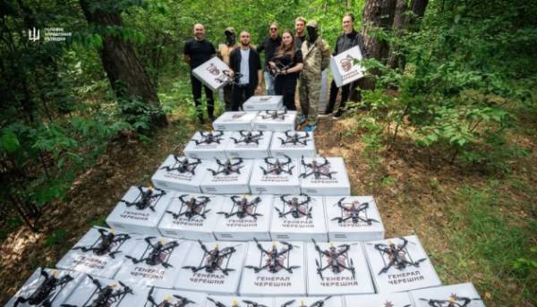 Гурт «Антитіла» разом із шанувальниками підтримали спецпідрозділ ГУР дронами на п'ять мільйонів гривень. 13 Гурт «Антитіла» разом із шанувальниками підтримали спецпідрозділ ГУР дронами на п'ять мільйонів гривень. 13
