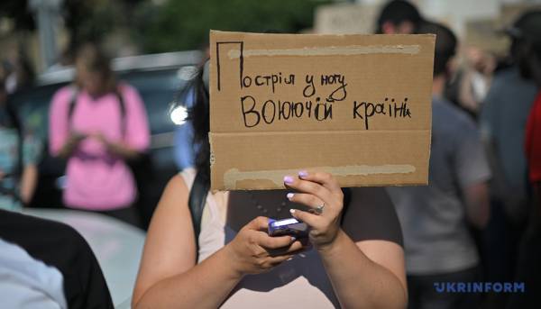 В столиці та інших населених пунктах України громадяни виступають проти звільнення Федорова. 15 В столиці та інших населених пунктах України громадяни виступають проти звільнення Федорова. 15