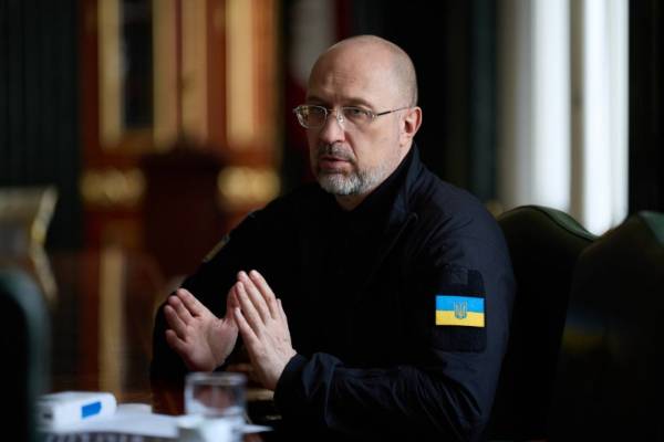 Зеленський та Шмигаль обговорили заходи для безпеки енергетичного сектору. 4 Зеленський та Шмигаль обговорили заходи для безпеки енергетичного сектору. 4