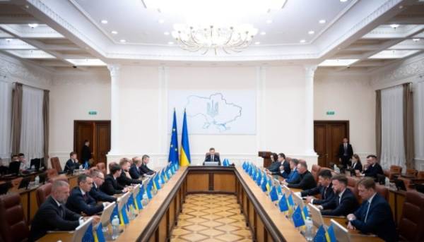 Головна 127 Корецький провів перше засідання свого кабінету