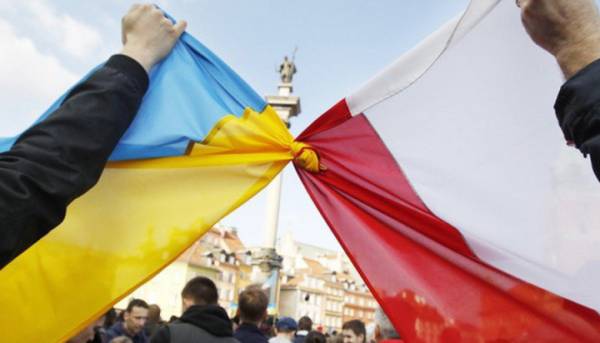 «Білий орел»: Президент Навроцький своїм указом згуртував Україну 8