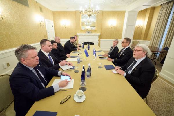 Зеленський провів зустріч зі Стуббом – обговорили оборонні потреби України та «санкції тривалої дії» проти Росії 4 Зеленський провів зустріч зі Стуббом – обговорили оборонні потреби України та «санкції тривалої дії» проти Росії 4