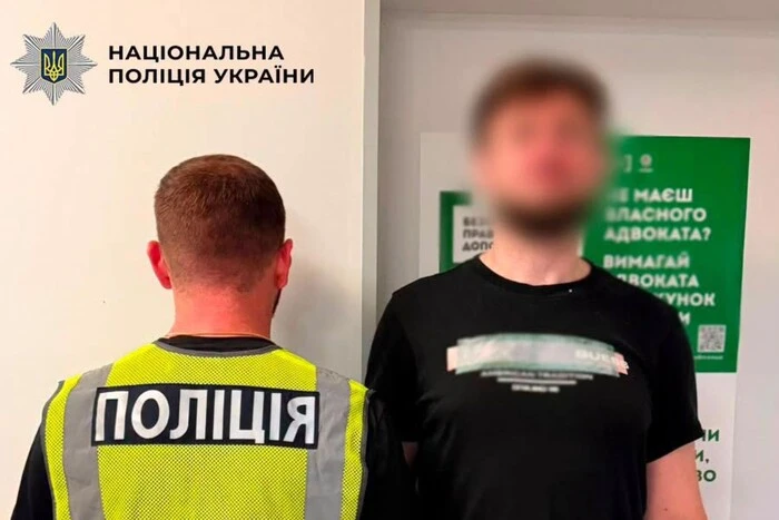 Вдарив ножем сусіда в готелі: у Києві затримано жителя Дніпра 