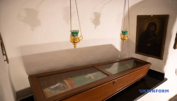Біля Дальніх печер Києво-Печерської лаври відкрито прохід. 6 Біля Дальніх печер Києво-Печерської лаври відкрито прохід. 6