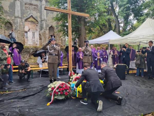 Пам'ять про трагічні події на Волині повинна бути звільнена від політичних спекуляцій – Алфьоров 4