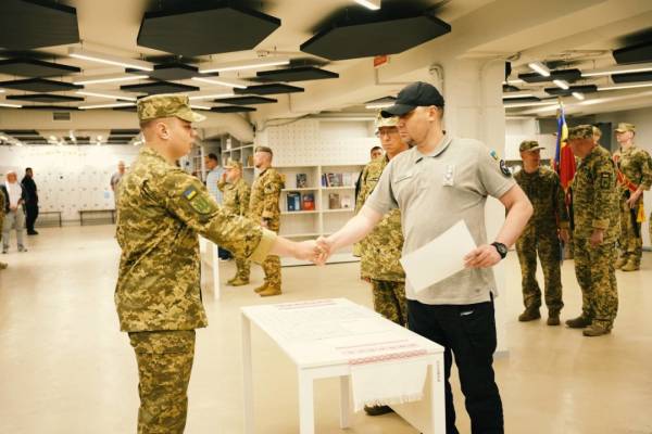 Буданов привітав випускників Інституту спеціального зв'язку: фахівці з кібербезпеки не менш важливі, ніж бійці на передовій 7