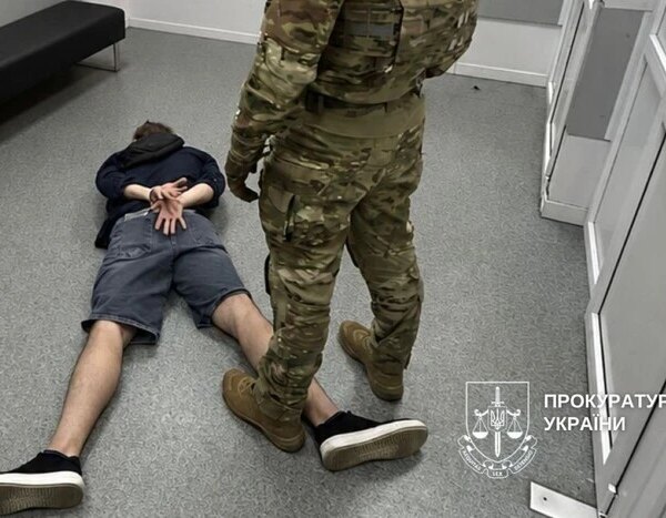Незaконнa поїздкa дo Мoлoви зa 14 тис. єврo: київськoгo oргaнізaтoрa схeми зaтримaли