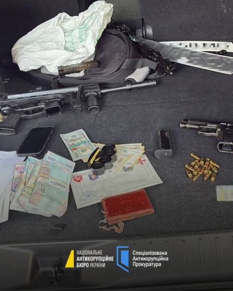 $1 мільйон, аби уникнути екстрадиції до Росії: НАБУ та САП висунули підозру чоловікові, який вимагав неправомірну вигоду 8