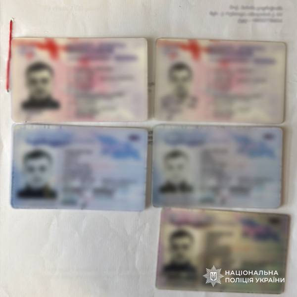 Правоохоронці виявили громадян однієї з країн Кавказького регіону, які виготовляли підроблені документи для уникнення мобілізації. 8 Правоохоронці виявили громадян однієї з країн Кавказького регіону, які виготовляли підроблені документи для уникнення мобілізації. 8