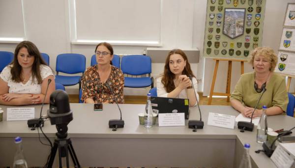 Рекорд України: найбільший вишитий шеврон «Битва за Київ» внесено до реєстру 17 Рекорд України: найбільший вишитий шеврон «Битва за Київ» внесено до реєстру 17