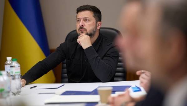 Зеленський провів екстрене засідання Ставки з командирами корпусів і виробниками озброєнь