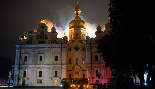 ЮНЕСКО підтверджує, що три об'єкти світової спадщини в Україні зазнають небезпеки через російську агресію. 3