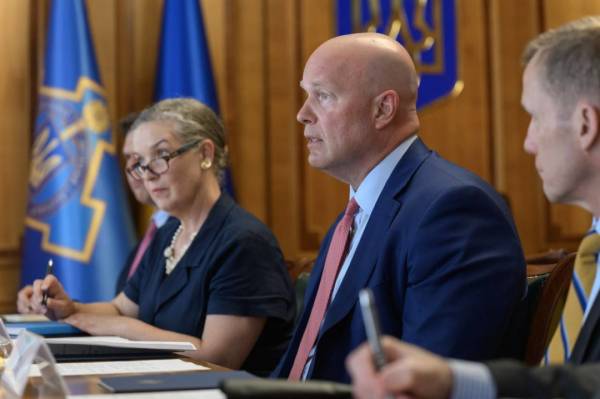 Умєров поділився подробицями зустрічі з послом США при НАТО у Києві 6 Умєров поділився подробицями зустрічі з послом США при НАТО у Києві 6
