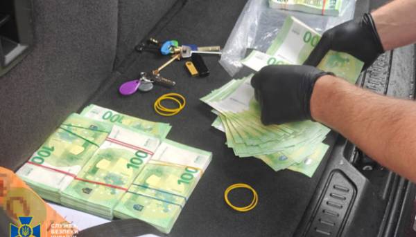 Працівницю Торгово-промислової палати підозрюють у вимагані 100 тисяч євро від&hellip;