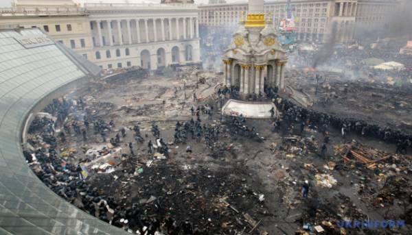 Від 7 до 10 років ув'язнення: колишній очільник київського "Беркуту" та ще п'ятеро осіб, причетних до розгону Майдану, були засуджені. 12 Від 7 до 10 років ув'язнення: колишній очільник київського "Беркуту" та ще п'ятеро осіб, причетних до розгону Майдану, були засуджені. 9