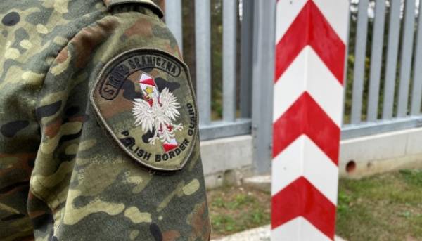 З Польщі депортували українця, який кинув рюкзак на рейки, спричинивши зупинку варшавського метро.