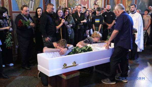 На згадку про Валентину Савіцьку. «Я прагну, аби кожен знав, якою була моя Валя»