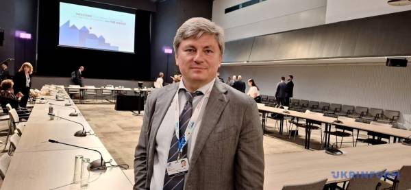 Припинення бойових дій має включати звільнення українських військовополонених та повернення депортованих дітей, стверджує Герасимов. 7 Припинення бойових дій має включати звільнення українських військовополонених та повернення депортованих дітей, стверджує Герасимов. 7