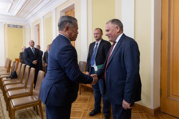 Україна вперше приймає офіційну делегацію оборонного відомства Філіппін 4 Україна вперше приймає офіційну делегацію оборонного відомства Філіппін 4