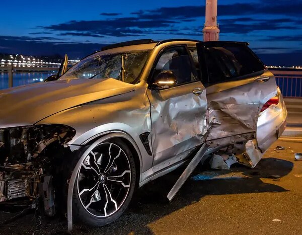 Головна 103 На мосту Патона в Києві сталася ДТП: автомобіль BMW зіткнувся…